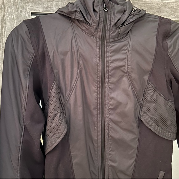 Lululemon Lined Zip Up Jacket with Pacakble Hoodie - Picture 2 of 6